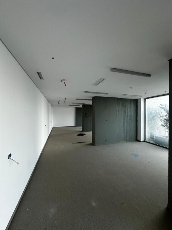 UFFICIO IN AFFITTO 286 M2 CENTRO DI TIRANA 10.000 EURO