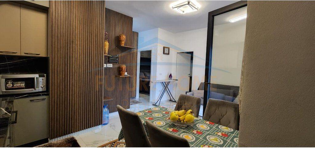 Shitet, Apartament 2+1, Porcelan, Tirane