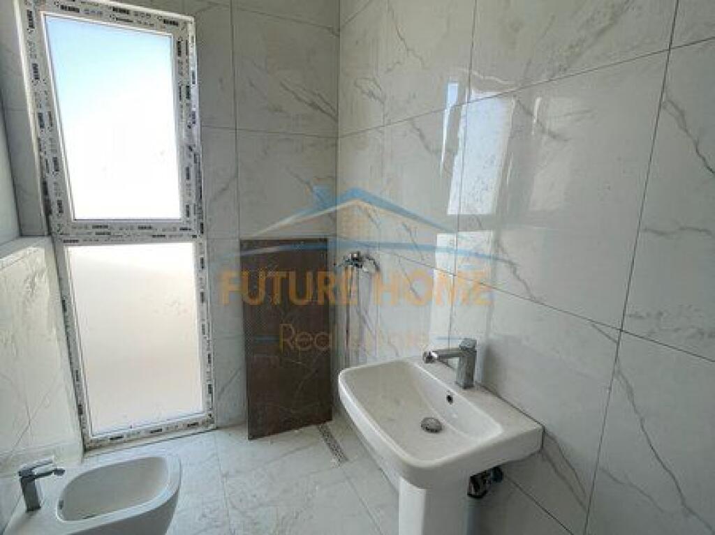 Shitet, Apartament 1+1, Unaza e Re