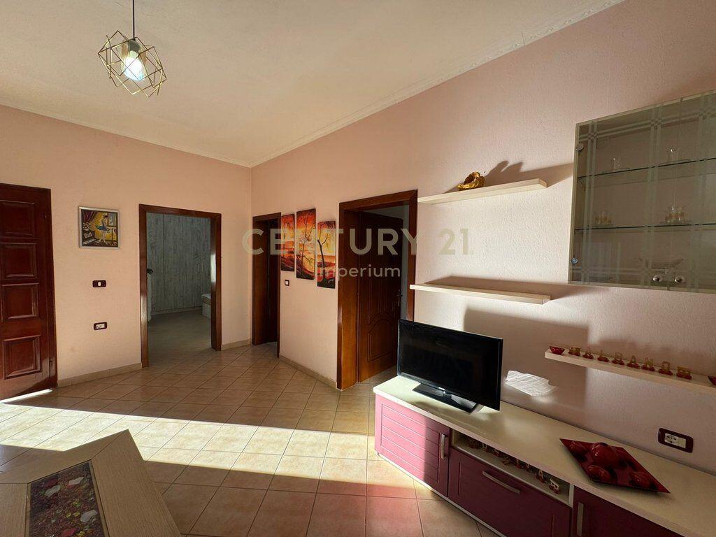 Two-storey villa for sale in Misto Mame