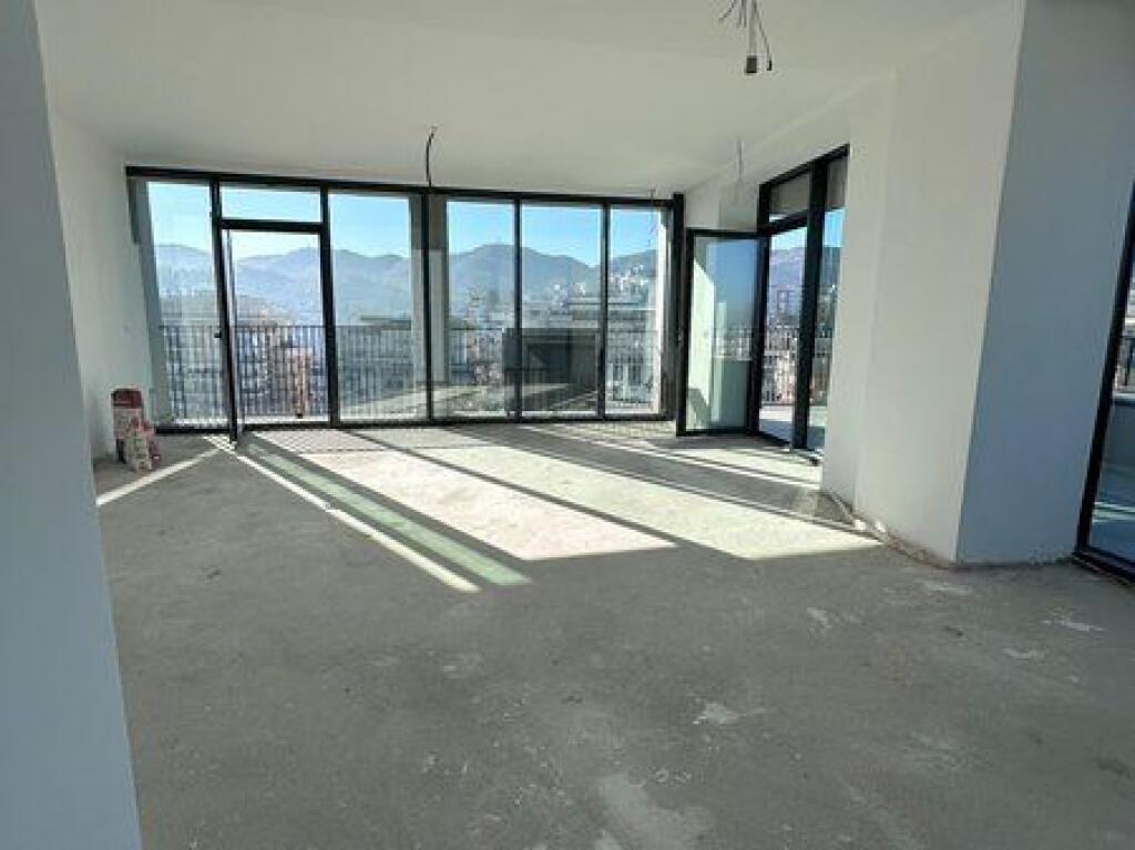Shitet, Apartament 3+1+2, Lake View Residence, Tiranë