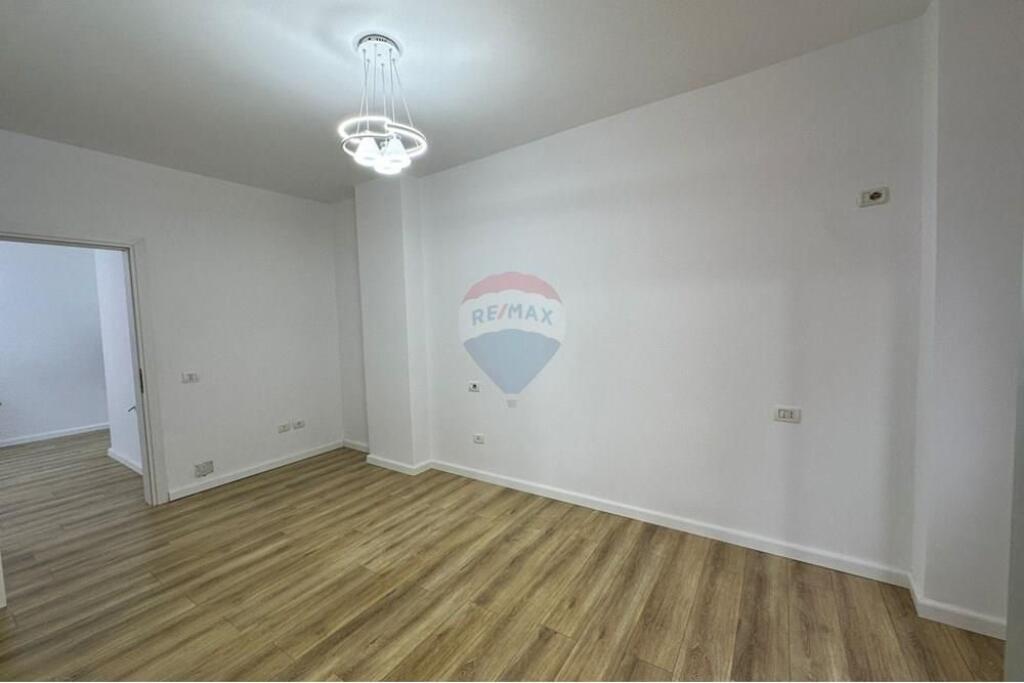 SHITET APARTAMENT 2+1, ASTIR