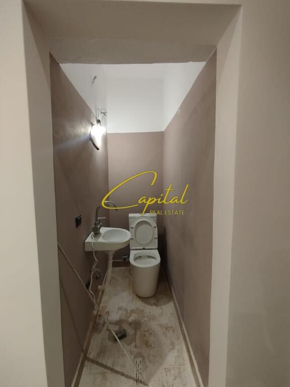 SHOP FOR RENT 30 M2 MYSLYM SHYRI 1,300 EURO
