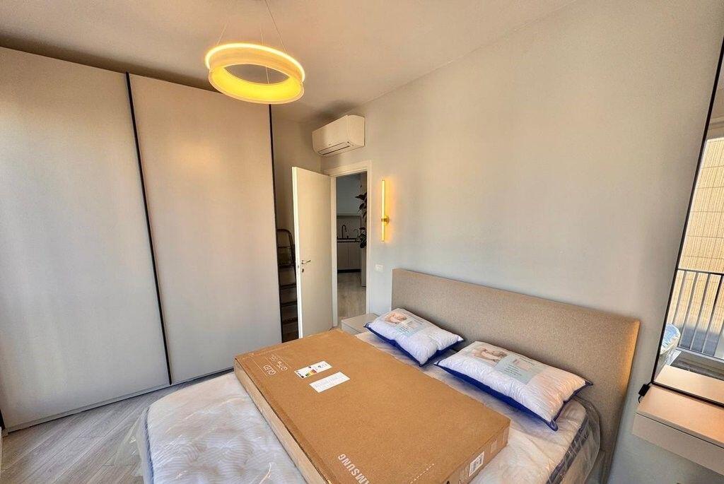 JEPET ME QIRA APARTAMENT 2+1 + POST PARKIMI  – TEK RRUGA E DIBRËS!