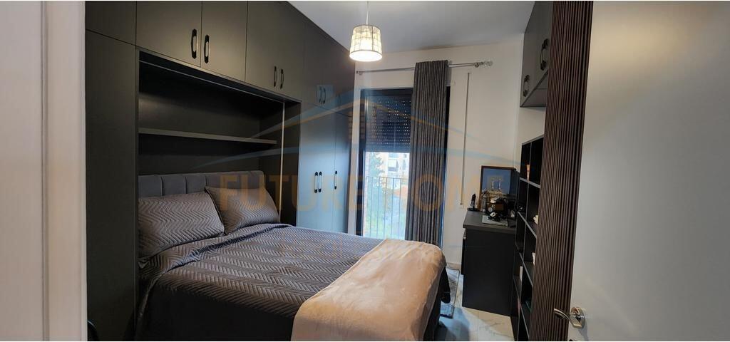 Shitet, Apartament 2+1, Porcelan, Tirane