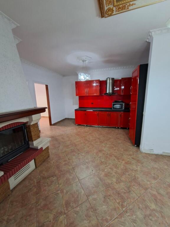 OFFICE FOR RENT 142 M2 NEAR THE COURT (FORMER EXHIBITION) 1000 EURO