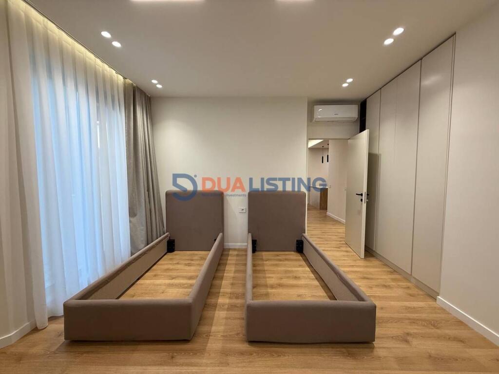 FOR RENT, LUXURY APARTMENT 2+1+2 WITH PARKING SPACE