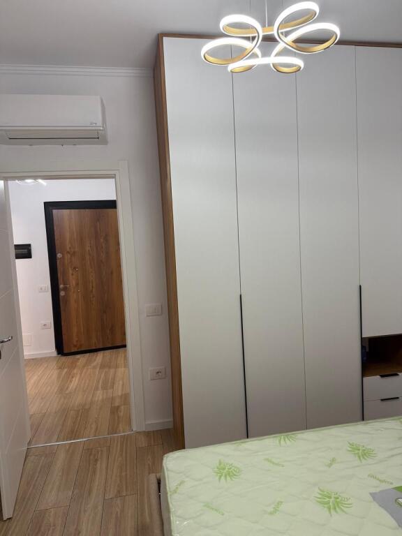 Apartment 1+1 for rent – Astir  Apartment 1+1 for rent, fully furnished with new furniture. The apartment is new, located on the 5th floor and has an area of 70 m².  📍 Address: Urban Gate Palace, opposite Jolla Complex, Astir 💰 Price: 45,000 lek / month