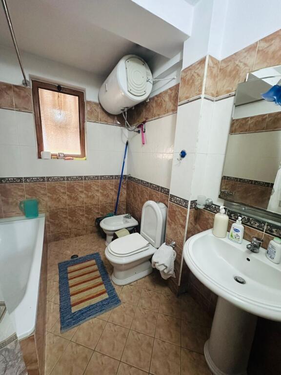 2+1,i mobikuar te mozaiku i tr,21 dhjetori,600 mije leke