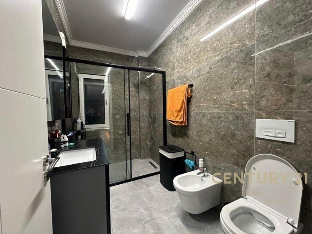 Super okazionn!! Apartament per shitje tek Liqeni i Farkes