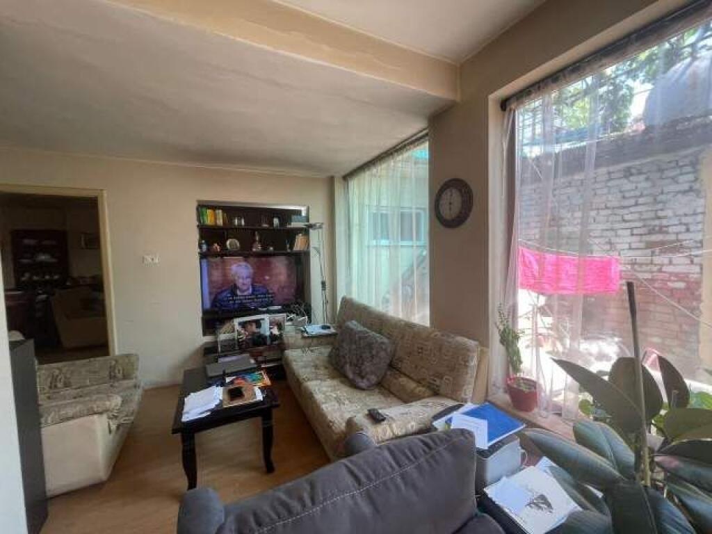 PRIVATE HOUSE FOR SALE 2 FLOORS NEW MARKET