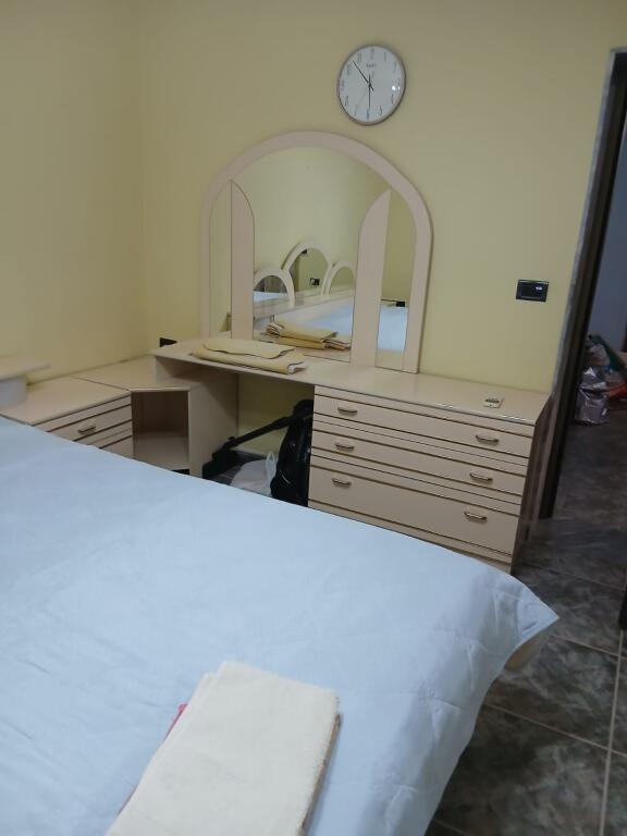 Appartamento 2+1 in affitto in Via Qemal Stafa (Scuola Rossa)!!!