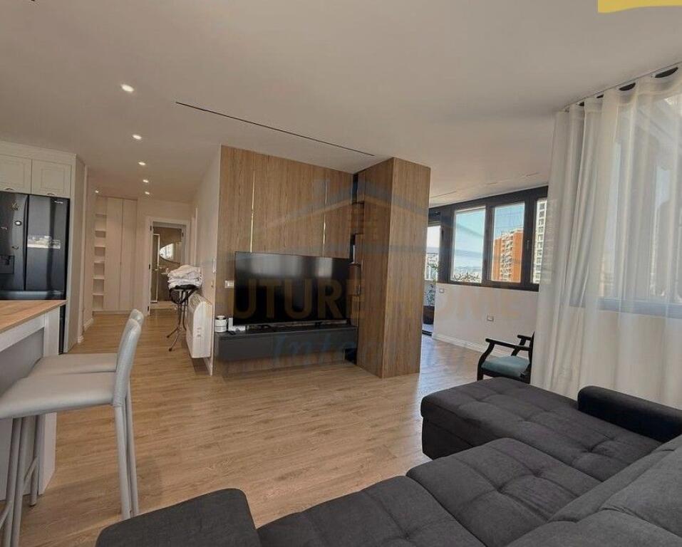 Shitet, Apartament 2+1+2+Depo, Rruga e Elbasanit, Tiranë.
