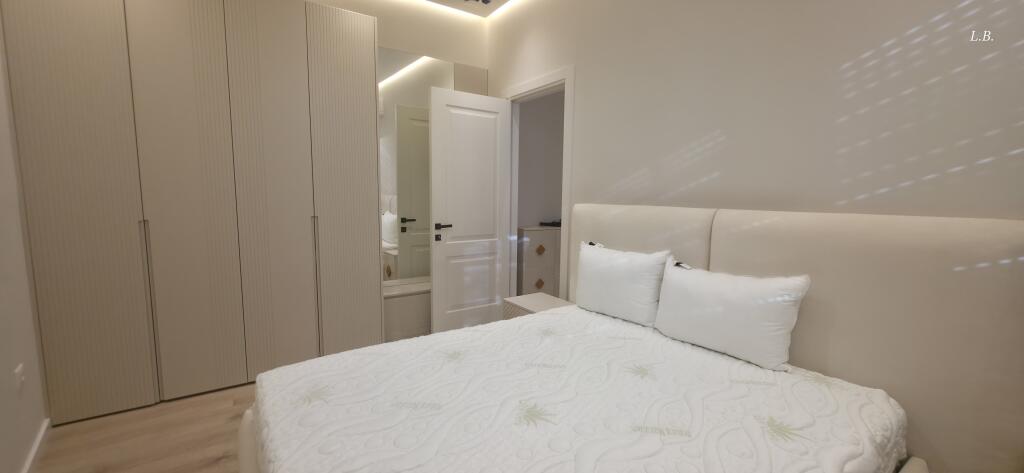 Affittasi appartamento 1+1 – Via Dibrës