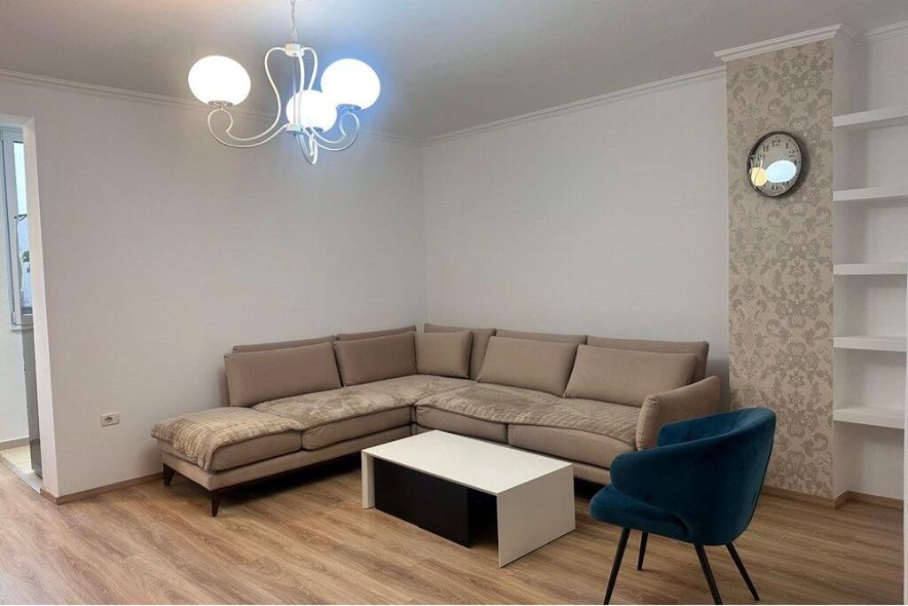 Appartamento moderno in affitto a Pazari i Ri