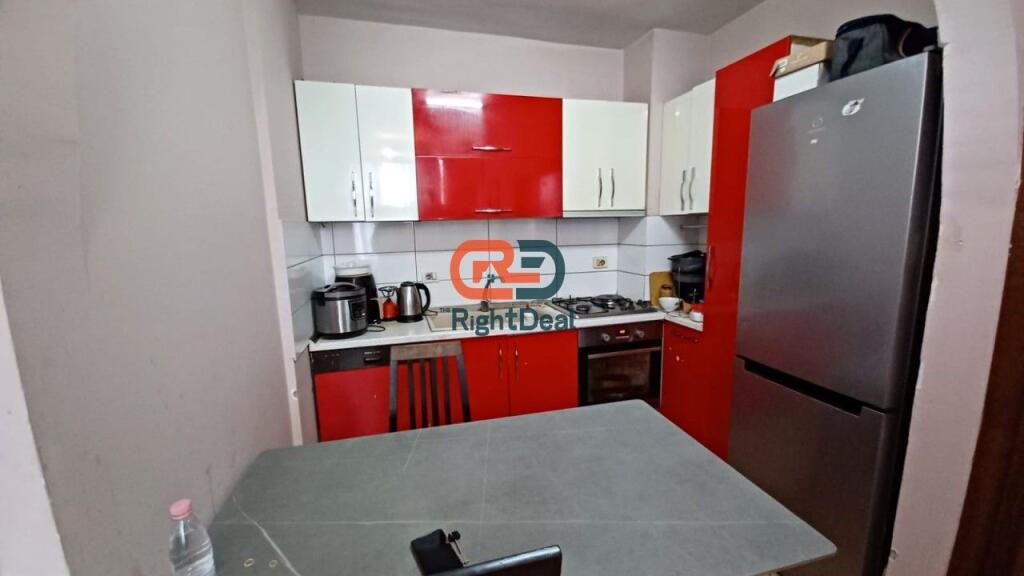 Tek 21 Dhjetori, Shitet Apartament 2+1, Ideal Per Banim Ose Investim!!