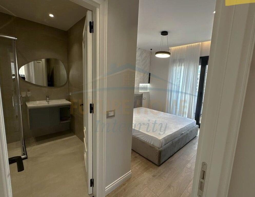 Shitet, Apartament 2+1+2+Depo, Rruga e Elbasanit, Tiranë.