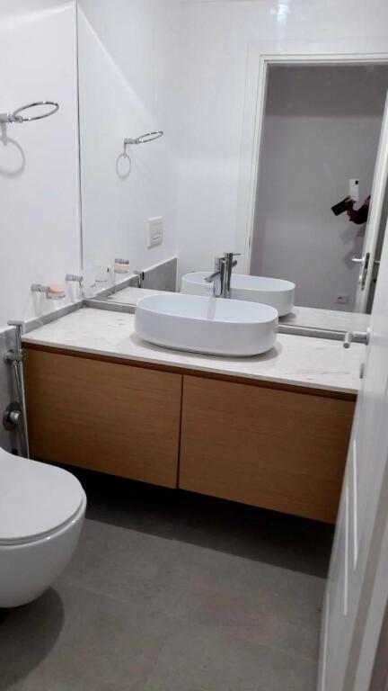 📣 3-STOREY VILLA FOR SALE 📍 SAUK, Above Anna Market, Near Bar Amos 🛣️ "Ramadan Zaskoci" Street ✨  