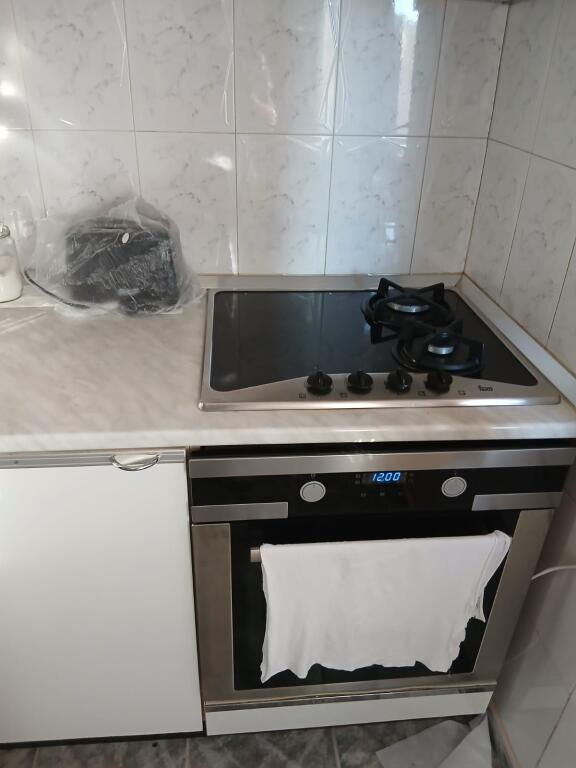 Appartamento 2+1 in affitto in Via Qemal Stafa (Scuola Rossa)!!!
