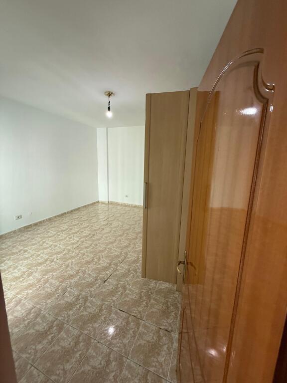 Apartment 3+1, Commune of Paris!