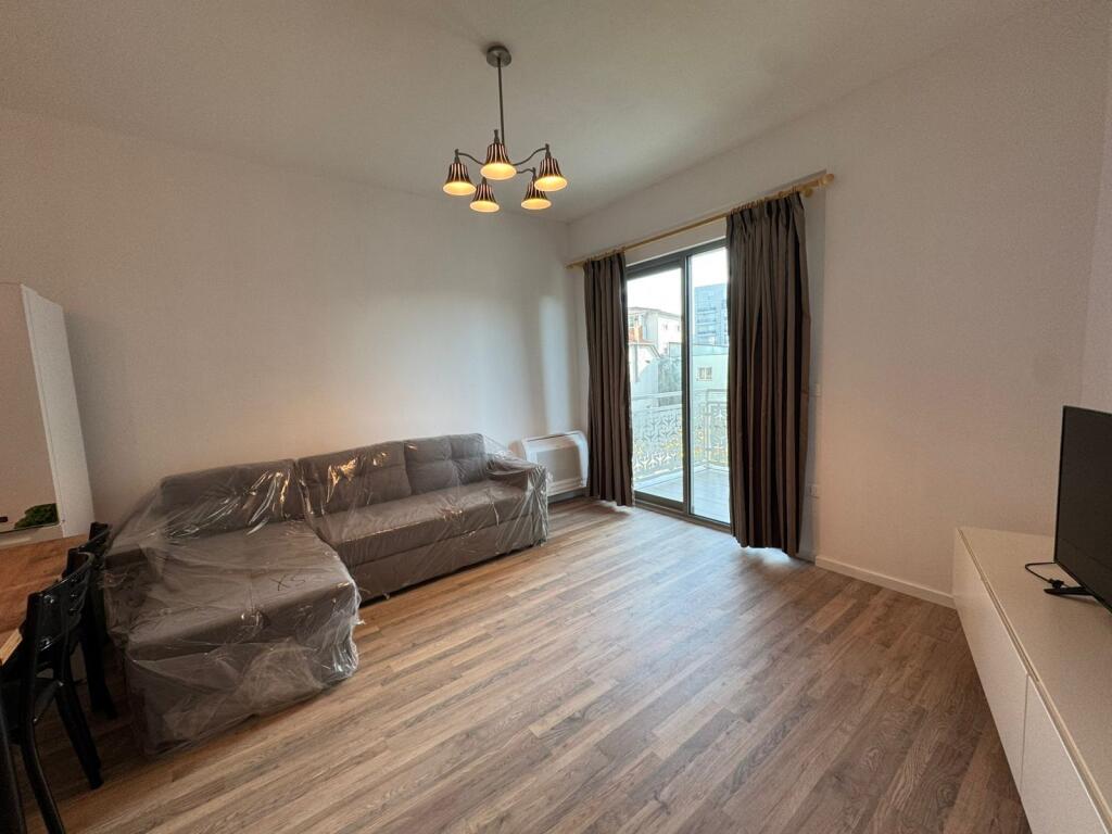 1+1 apartment for rent at Fusha e Aviacionit