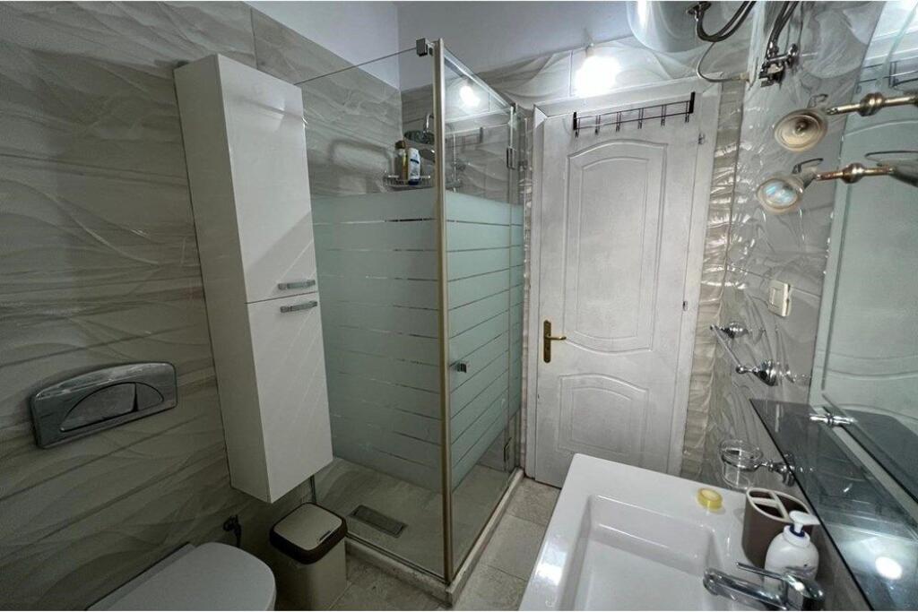 APPARTAMENTO IN AFFITTO 2+1+2 BAGNI PRESSO IL COMUNE DI PARIGI.
