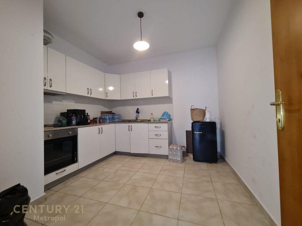 OFROJ PER QIRA APARTAMENT 4+1+2 BOSH-PER ZYRA!
