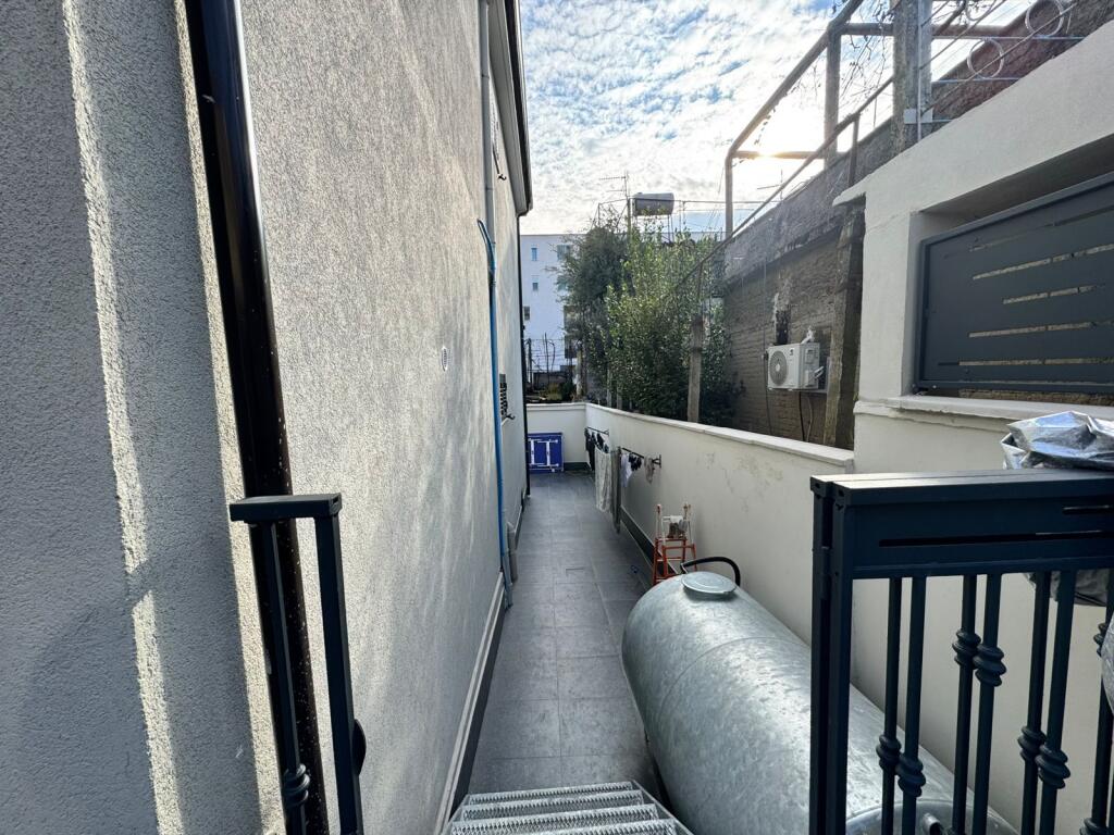 SAFE INVESTMENT! 2-STORY VILLA IN ONE OF THE MOST SOUGHT-AFTER AREAS OF DURRËS