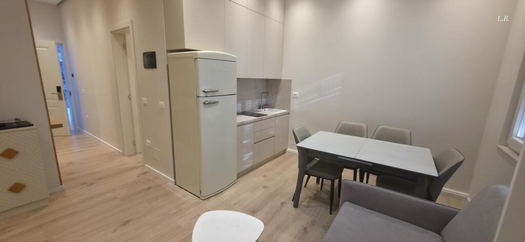 Affittasi appartamento 1+1 – Via Dibrës