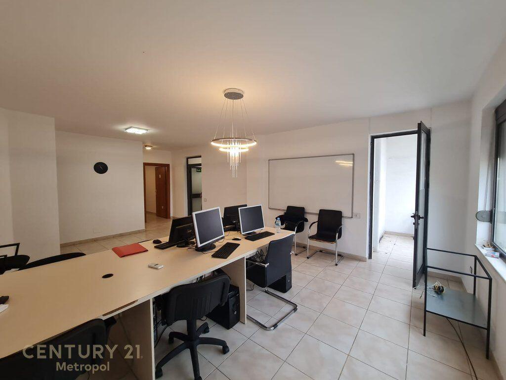 OFROJ PER QIRA APARTAMENT 4+1+2 BOSH-PER ZYRA!