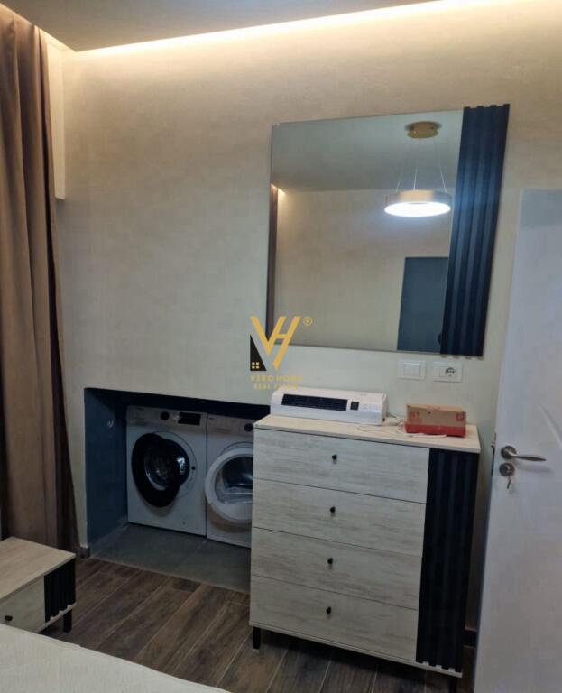 JEPET APARTAMENT 2+1 ME QERA TE STACIONI I TRENIT 70.000 LEKE