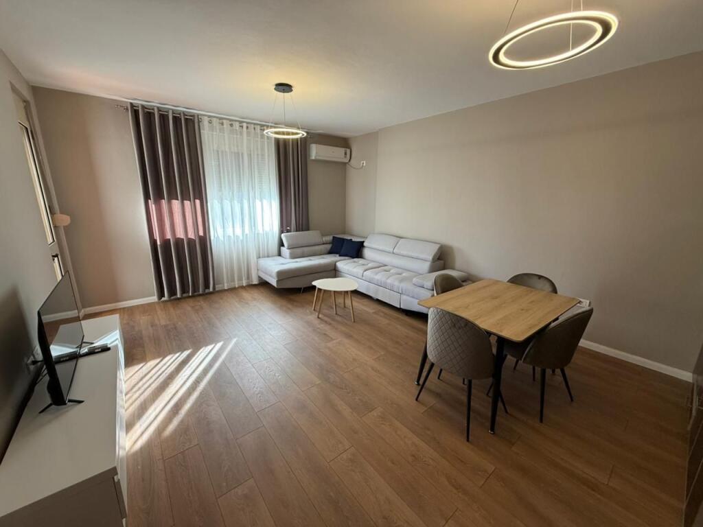 1+1 ne shitje, Vila L, Astir, I Mobiluar Totalisht