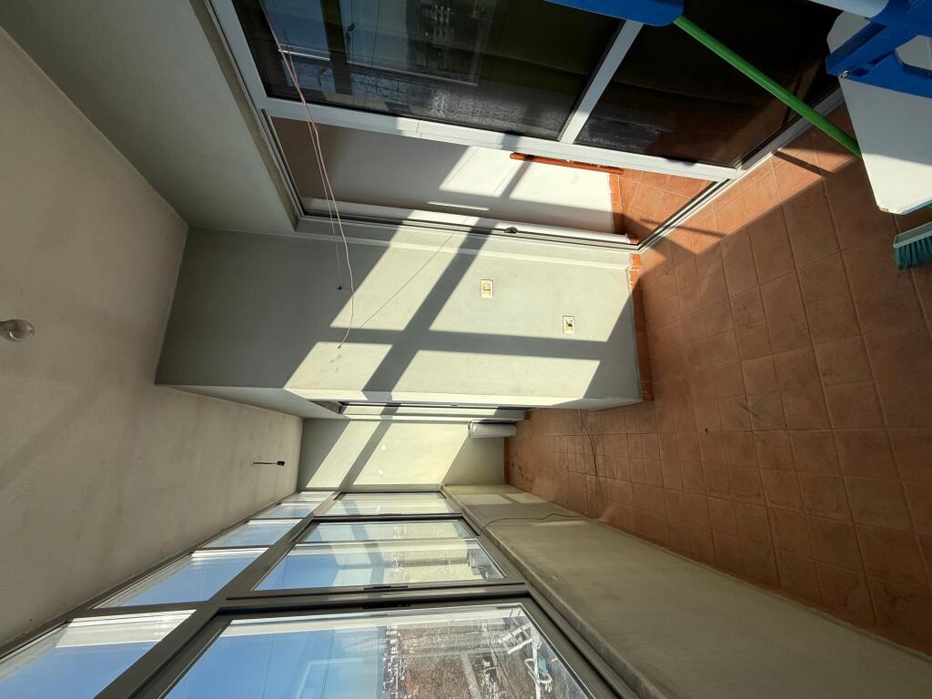 In vendita occasione appartamento 1+1 (53.7m2) 67.000 euro presso il Terminal (parcheggio garantito sotto il palazzo)
