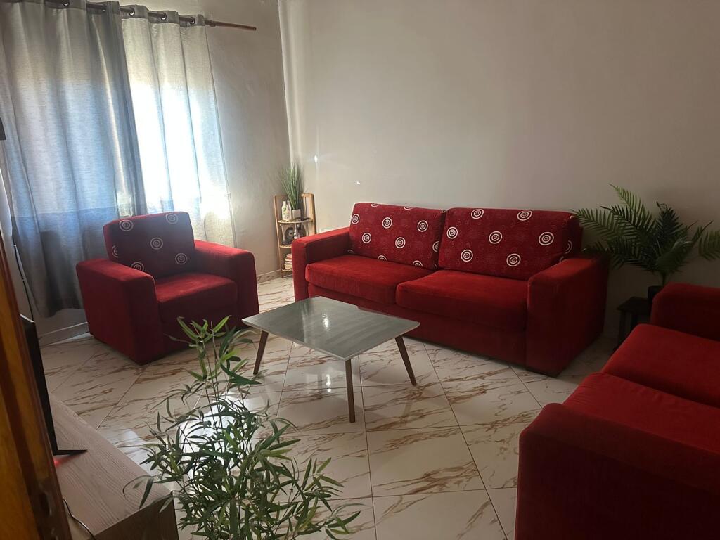 Jepet apartament 1+1 me qera prane Sheshit Willson