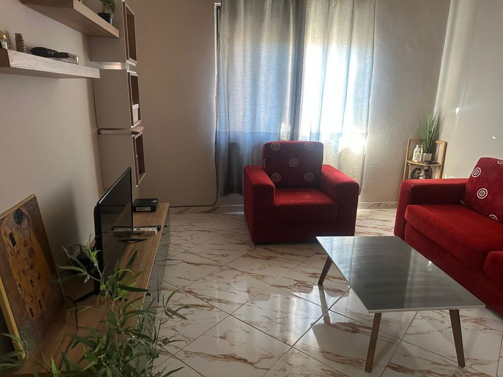 Jepet apartament 1+1 me qera prane Sheshit Willson