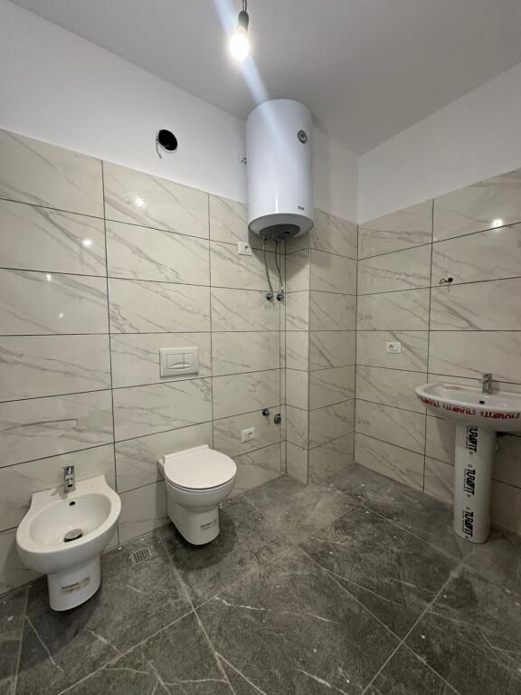 Vendesi in vendita 2+1+2 – Kodra e Diellit, Tirana