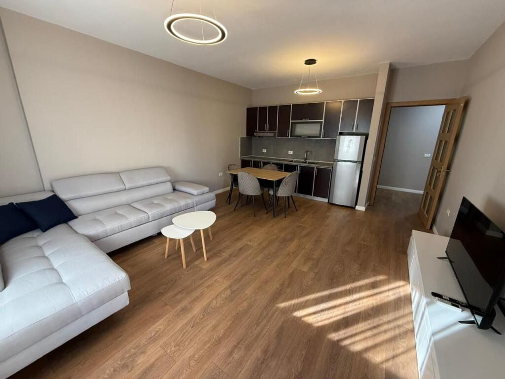 1+1 ne shitje, Vila L, Astir, I Mobiluar Totalisht
