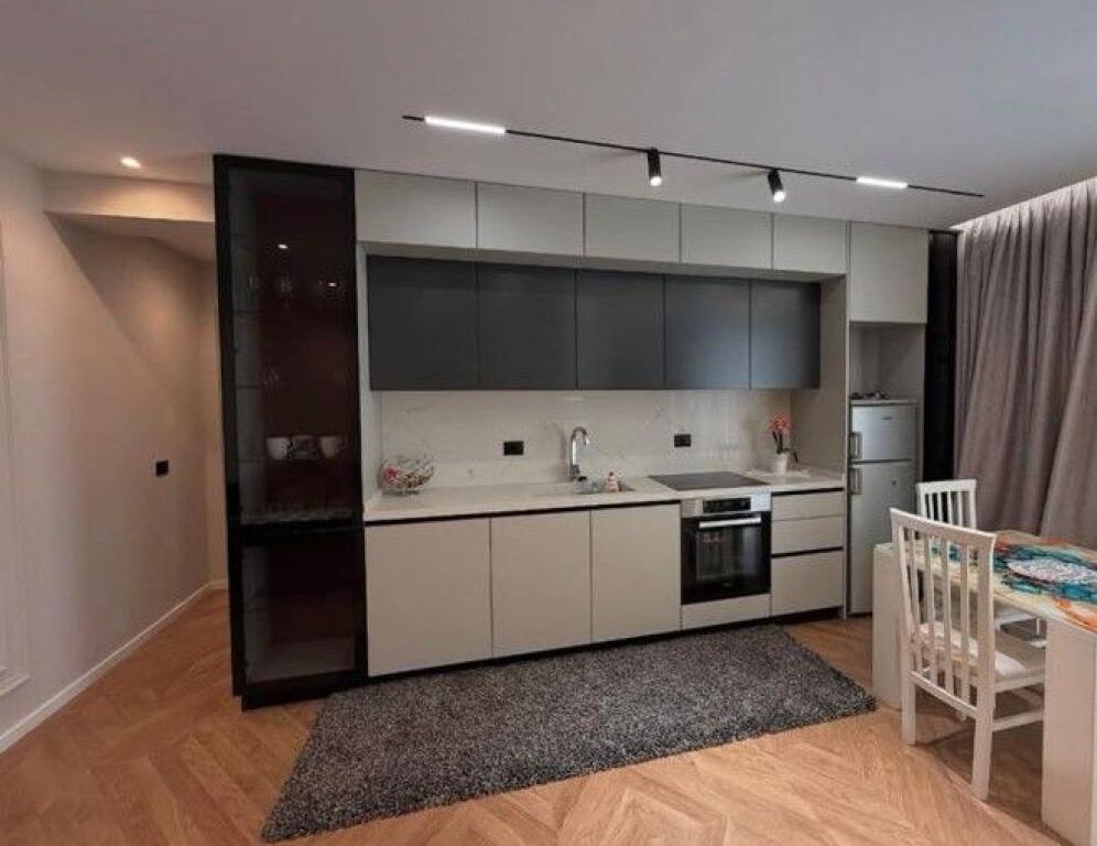 Shitet Apartament 1+1 – Kodra e Diellit 1!