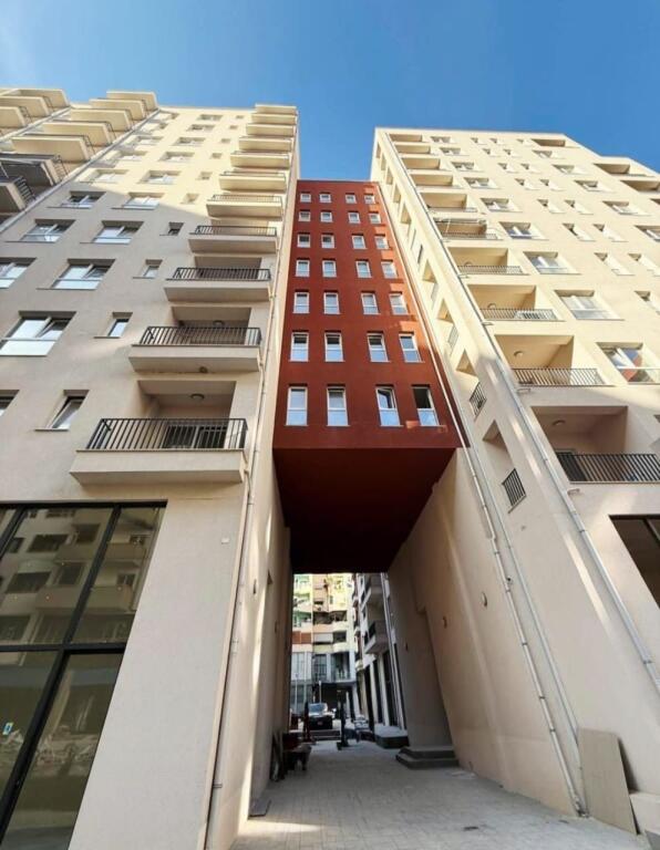 REUGA DRITAN HOXHA,ZOGU I ZI REZIDENCA AURA We sell a super apartment 2+1+2.