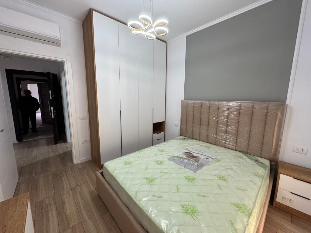 Apartment 1+1 for rent – Astir  Apartment 1+1 for rent, fully furnished with new furniture. The apartment is new, located on the 5th floor and has an area of 70 m².  📍 Address: Urban Gate Building, opposite Jolla Complex, Astir 💰 Price: 45000 lek / month
