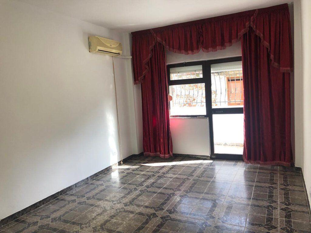 Affitto, Spazio Ufficio 3+1, 21 Dhjetori, Tirane