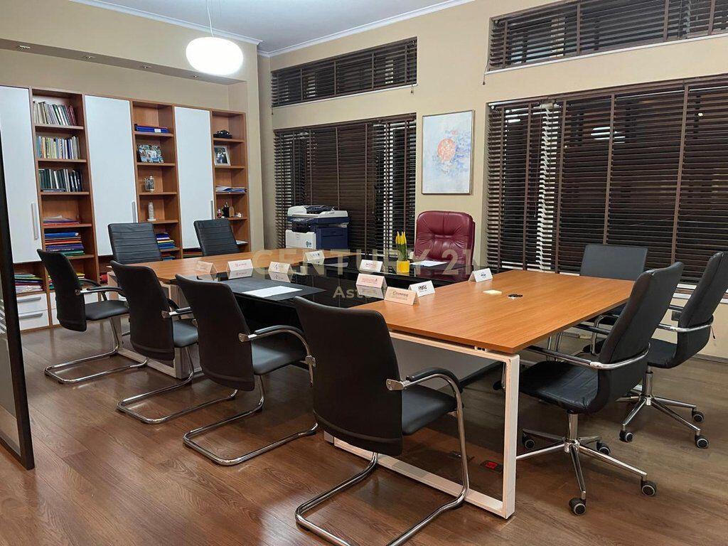 LOCALE PER UFFICI IN AFFITTO – EX ESPOSIZIONE, DI FRONTE AL TRIBUNALE