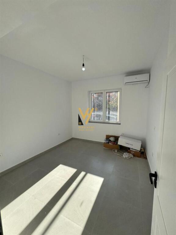 OFFICE 70 M2 FOR RENT AT MINE PEZA 1,000 EURO