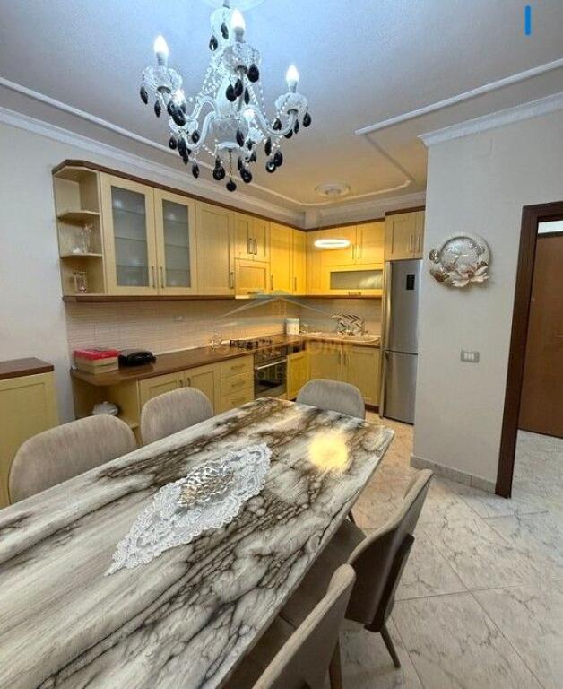 Apartament 2+1 ne shitje ne rrugen Hoxha Tahsin, Tirane