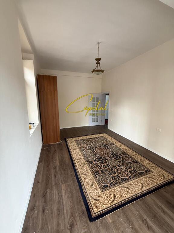 BUSINESS PREMISES FOR RENT 75 M2 DIBRA STREET 120,000 LEKE