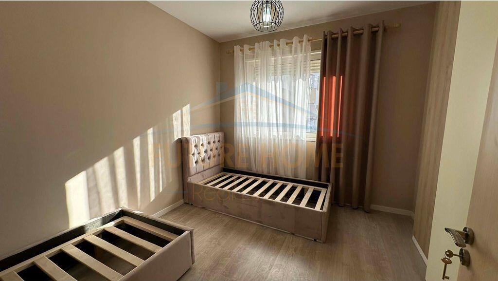 For sale, 2+1 Apartment Unaza e Re, Tirana