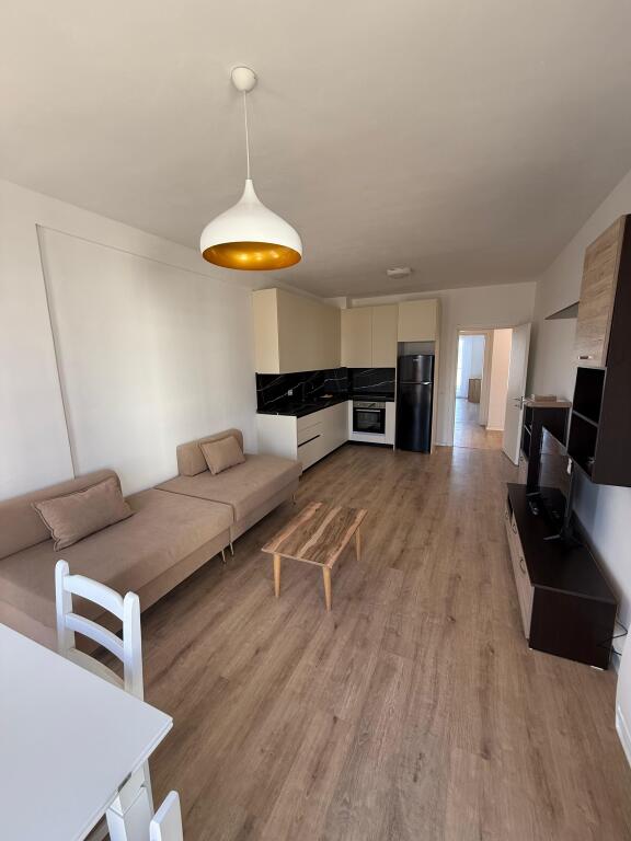 Apartament 2+1 me qira Univers City