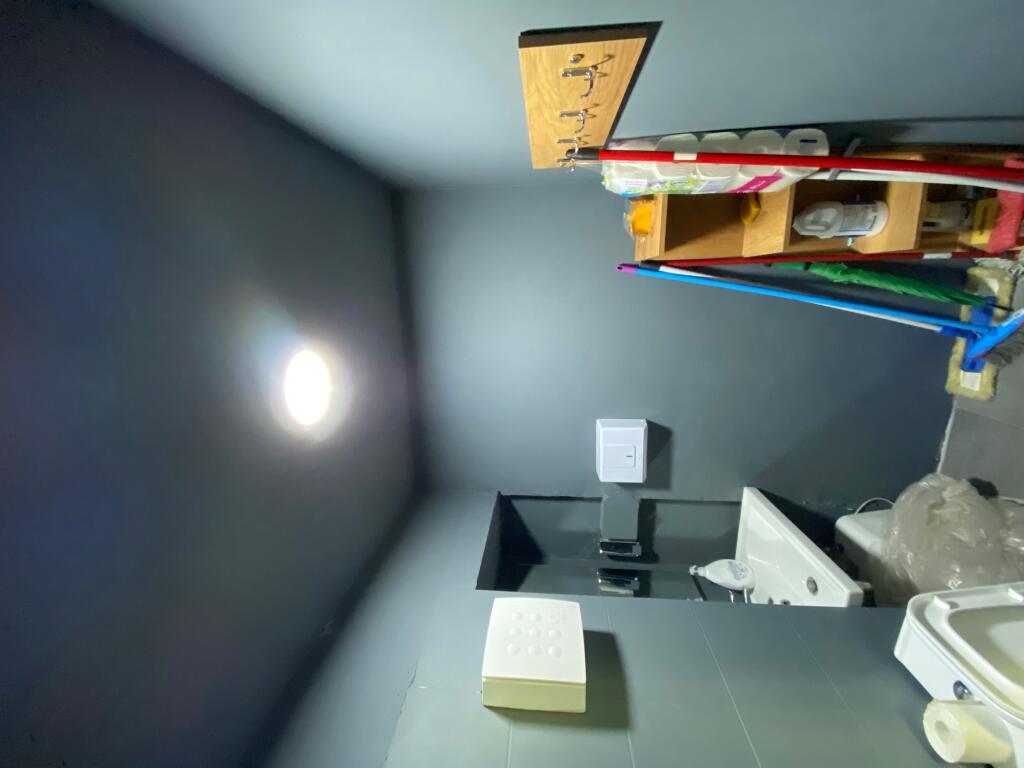Tek Kryqezimi I Tregut Elektrik Jepet Ambient Biznesi Per Qera
