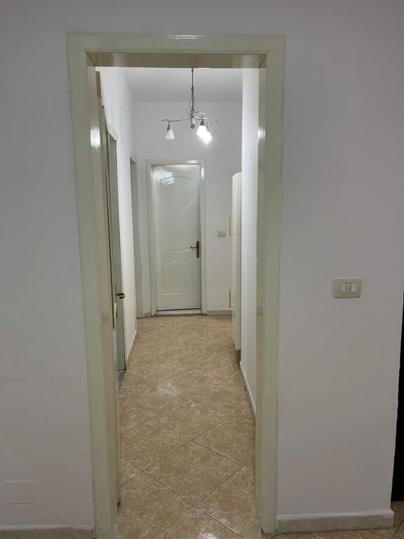 Appartamento 2+1+2 in affitto 📍 Comune di Parigi, di fronte a Delish Fish 🏢 4° piano, edificio nuovo con ascensore 📐 Superficie: 105 m² 💰 Prezzo: 750 € / mese