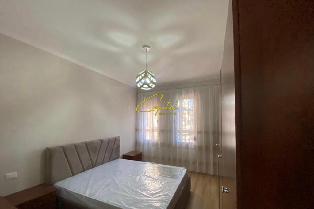 APARTAMENT ME QERA 1+1 21 DHJETORI 55.000 LEKE